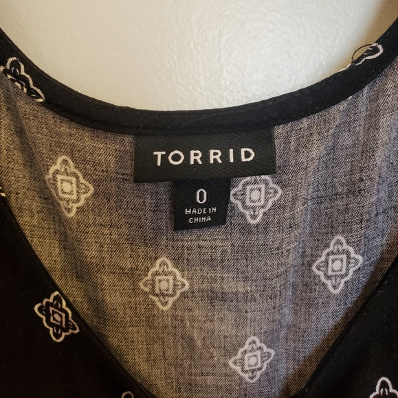 Torrid Black Print Challis Mini Dress sz 0 (large) - Picture 2 of 6